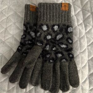 Leopard print thick knit gloves
